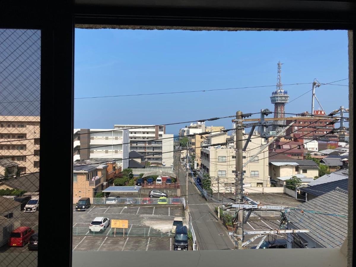 J-Hoppers Beppu Guesthouse ジェイホッパーズ別府ゲストハウス Eksteriør billede