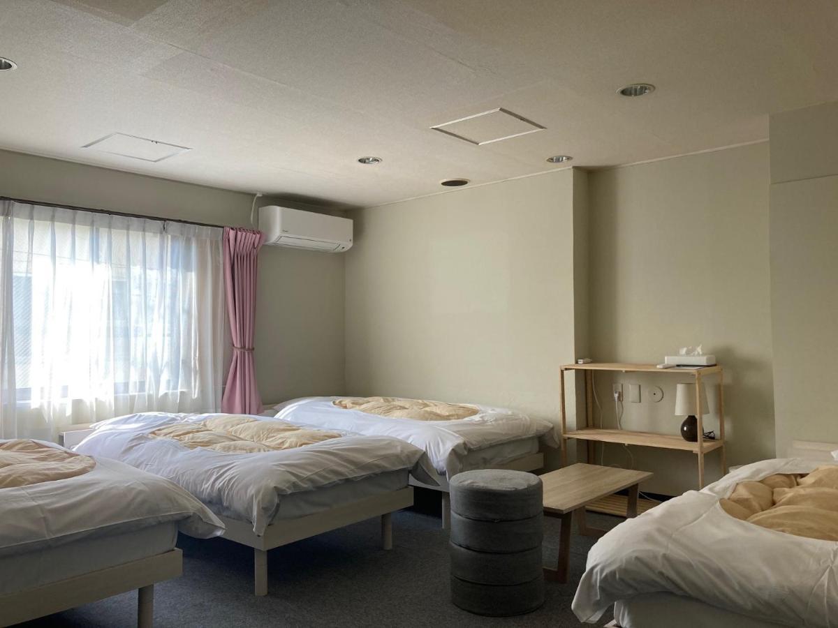 J-Hoppers Beppu Guesthouse ジェイホッパーズ別府ゲストハウス Eksteriør billede