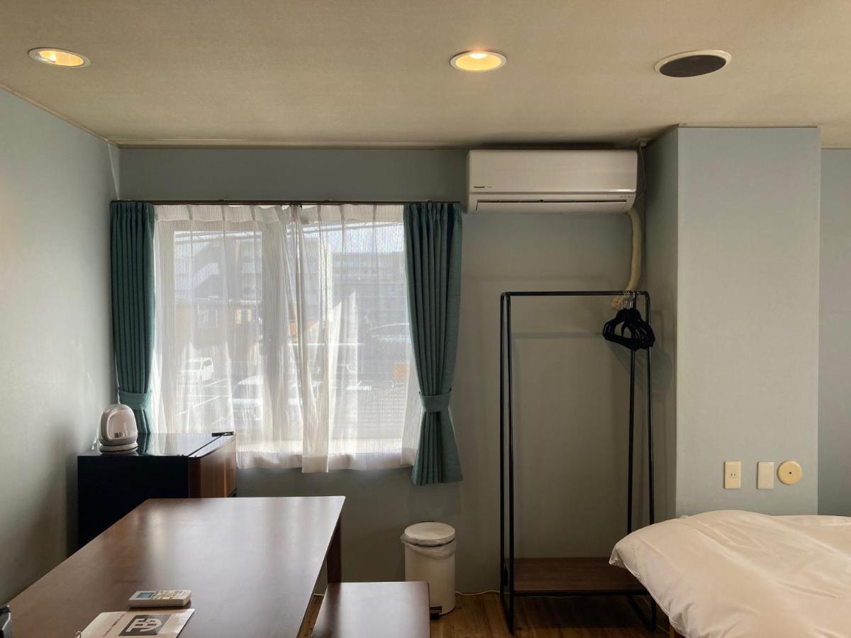 J-Hoppers Beppu Guesthouse ジェイホッパーズ別府ゲストハウス Eksteriør billede