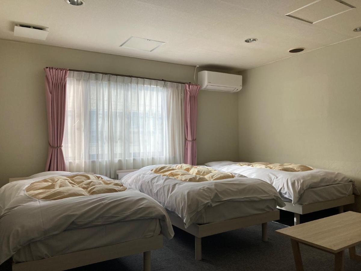 J-Hoppers Beppu Guesthouse ジェイホッパーズ別府ゲストハウス Eksteriør billede