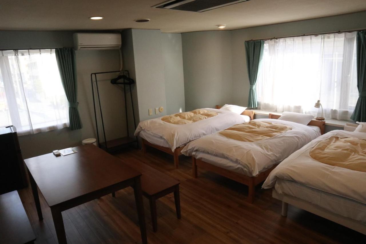 J-Hoppers Beppu Guesthouse ジェイホッパーズ別府ゲストハウス Eksteriør billede