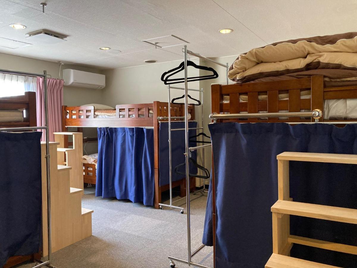 J-Hoppers Beppu Guesthouse ジェイホッパーズ別府ゲストハウス Eksteriør billede