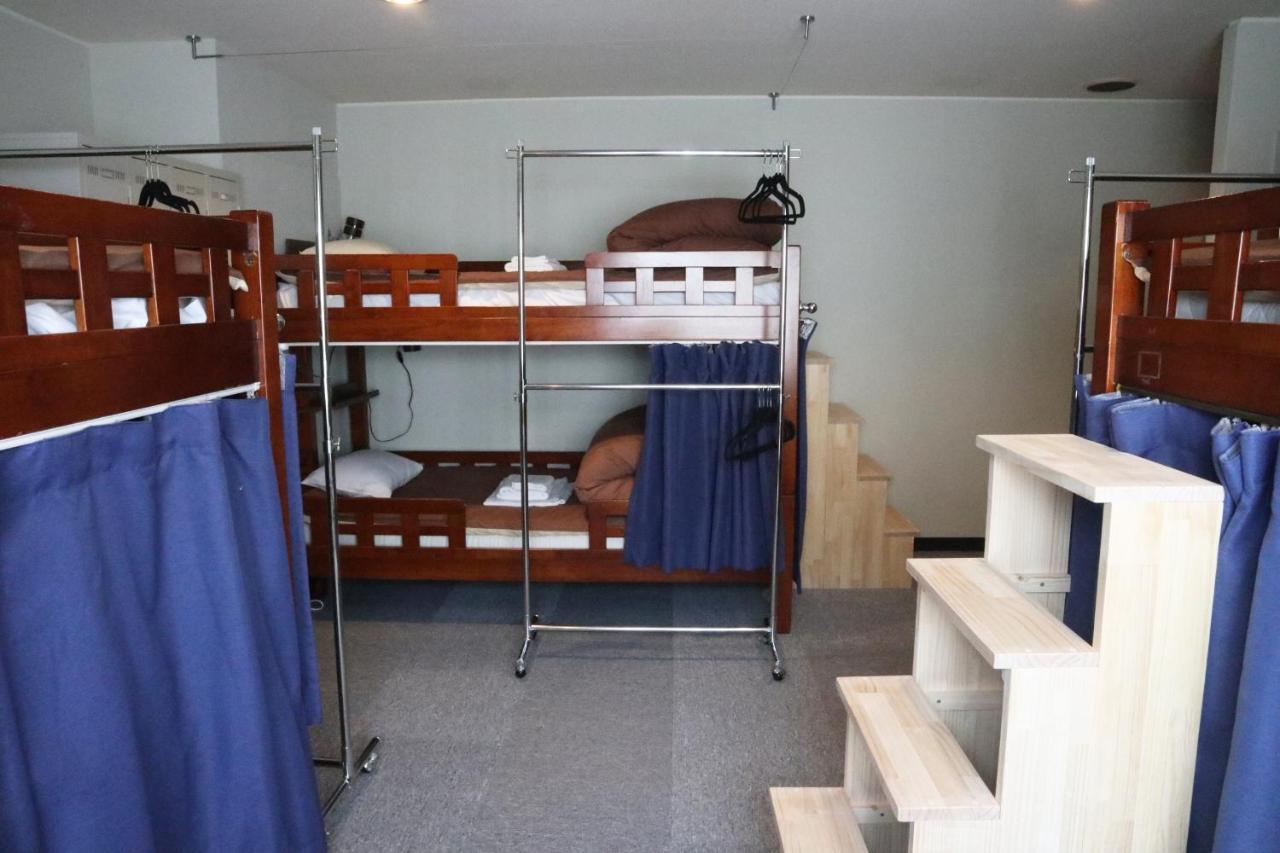 J-Hoppers Beppu Guesthouse ジェイホッパーズ別府ゲストハウス Eksteriør billede