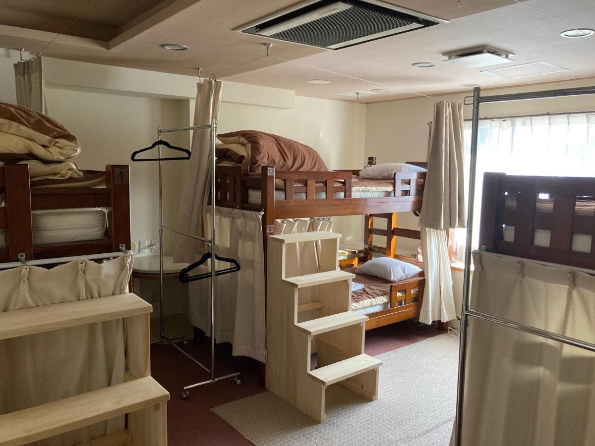 J-Hoppers Beppu Guesthouse ジェイホッパーズ別府ゲストハウス Eksteriør billede